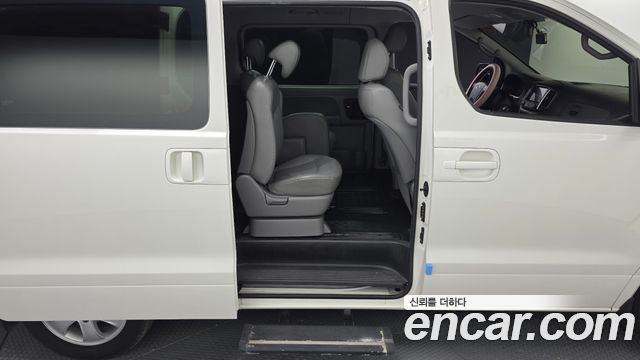 Hyundai Starex 2021 — photo 18
