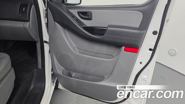 Hyundai Starex 2021 — photo 15