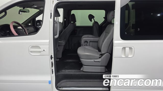 Hyundai Starex 2021 — photo 16