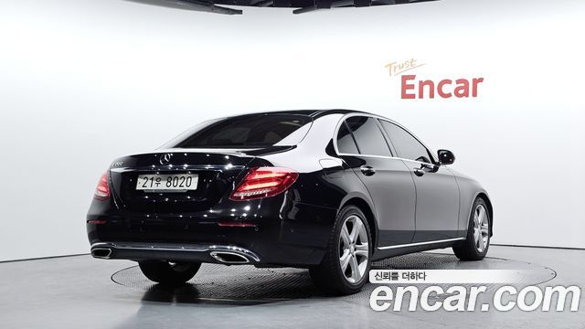 Mercedes-Benz E-Class 2017 — photo 2