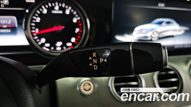 Mercedes-Benz E-Class 2017 — photo 12