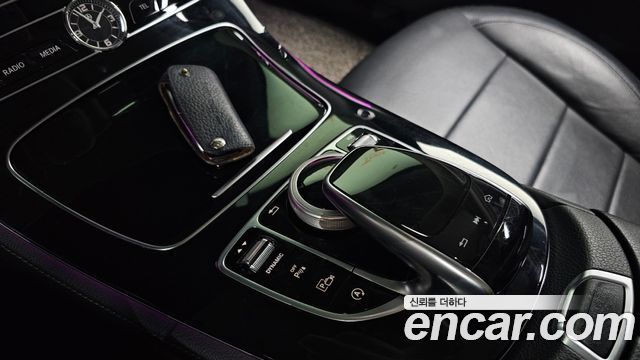 Mercedes-Benz E-Class 2017 — photo 25
