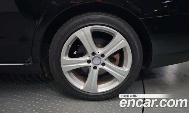 Mercedes-Benz E-Class 2017 — photo 7