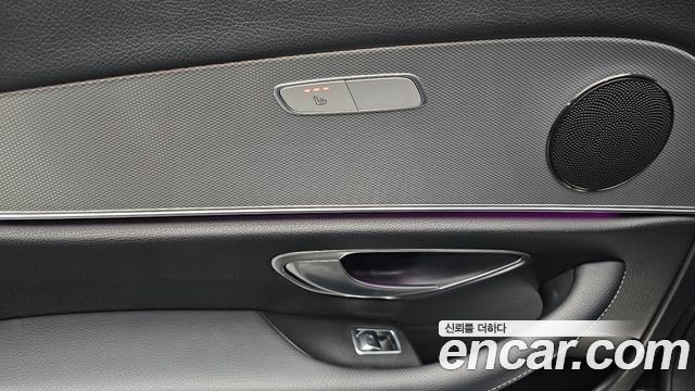 Mercedes-Benz E-Class 2017 — photo 29