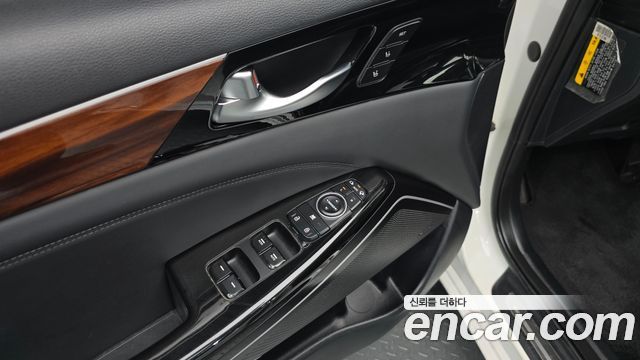Kia K7 2016 — photo 15