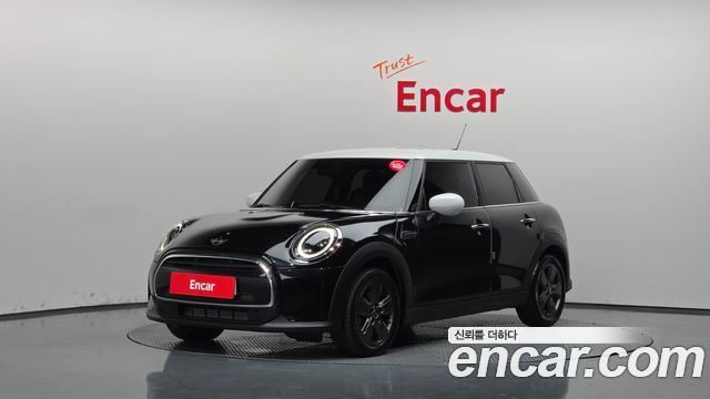Mini Cooper 2023 — photo 1