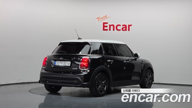 Mini Cooper 2023 — photo 2