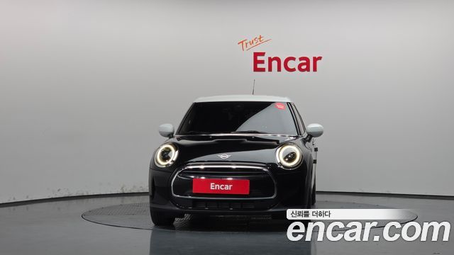 Mini Cooper 2023 — photo 3