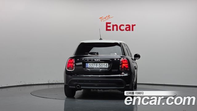 Mini Cooper 2023 — photo 4