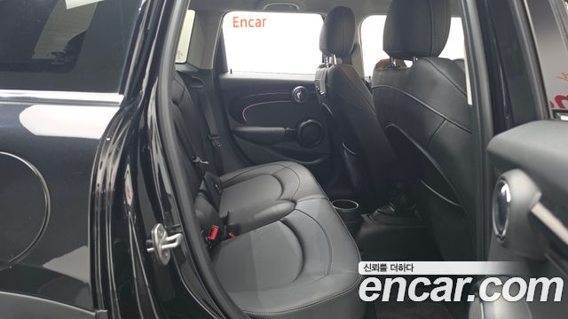Mini Cooper 2023 — photo 17