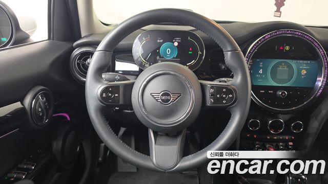 Mini Cooper 2023 — photo 18