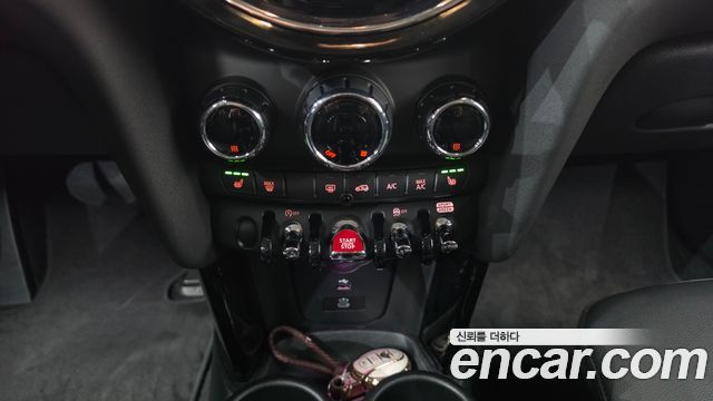 Mini Cooper 2023 — photo 30