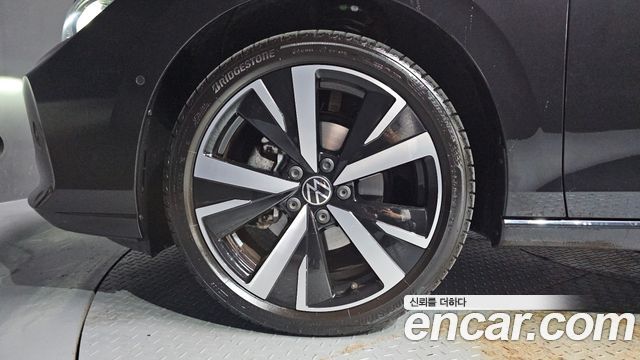 Volkswagen Golf 2025 — photo 5