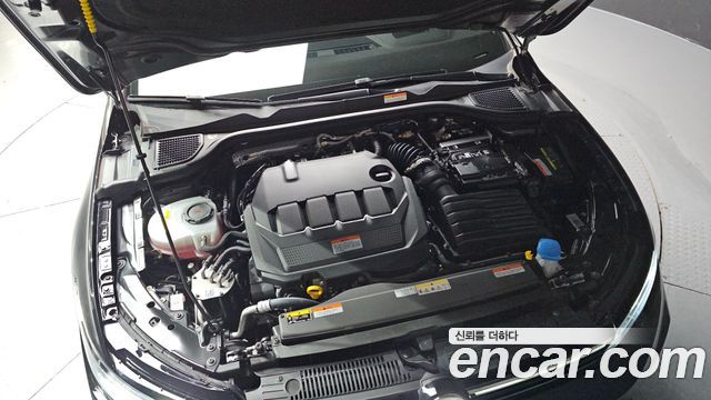 Volkswagen Golf 2025 — photo 6