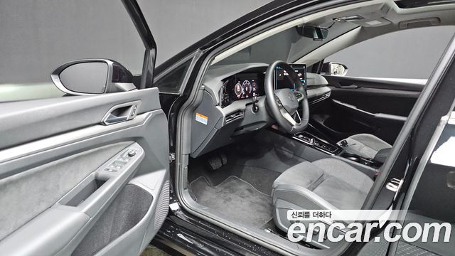 Volkswagen Golf 2025 — photo 10