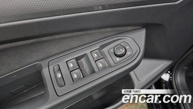 Volkswagen Golf 2025 — photo 17