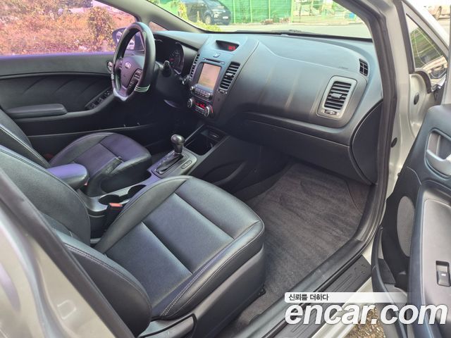 Kia K3 2014 — photo 9