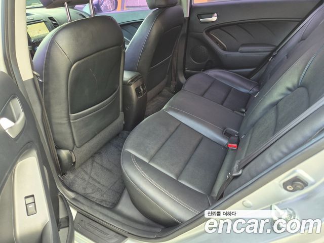Kia K3 2014 — photo 10