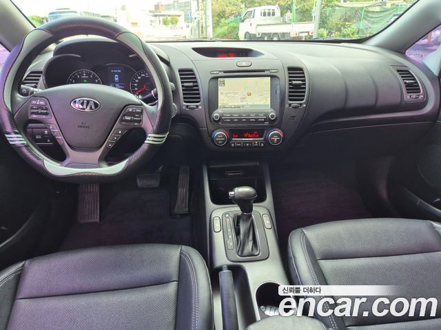 Kia K3 2014 — photo 12