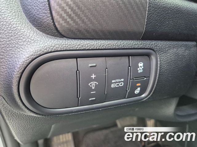 Kia K3 2014 — photo 17