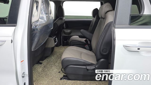 Kia Canival 2024 — photo 18