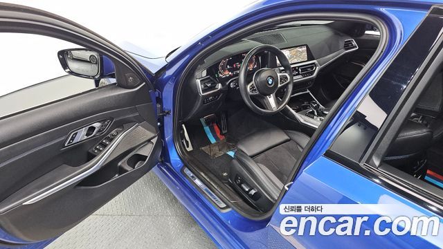 BMW 3-Series 2020 — photo 17