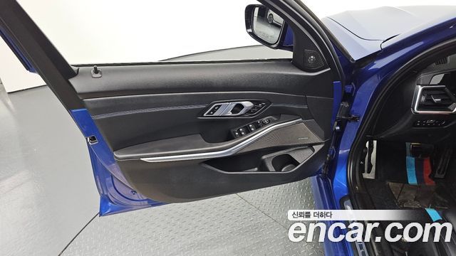 BMW 3-Series 2020 — photo 14