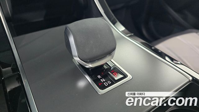 Land Rover Range Rover Evoque 2024 — photo 9