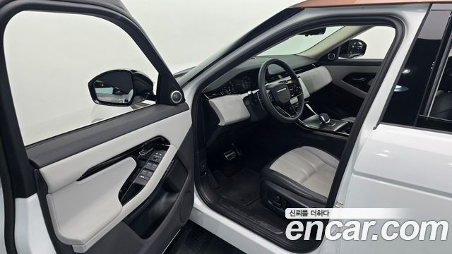 Land Rover Range Rover Evoque 2024 — photo 11