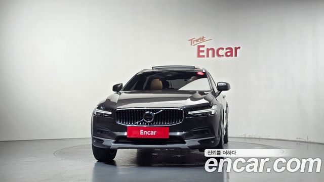 Volvo V90 2022 — photo 3