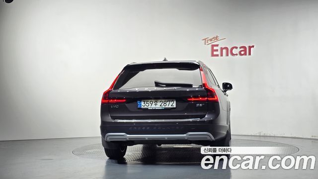 Volvo V90 2022 — photo 4