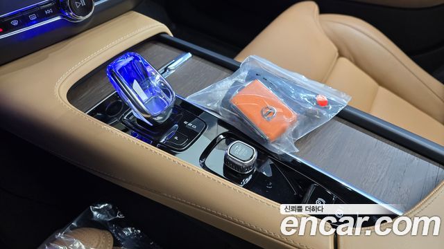 Volvo V90 2022 — photo 12