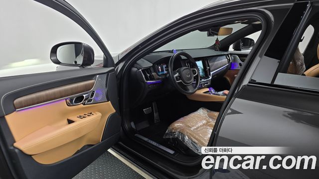 Volvo V90 2022 — photo 13