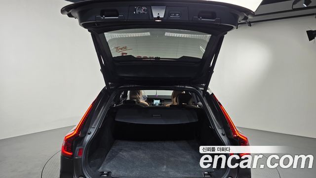 Volvo V90 2022 — photo 26