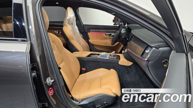 Volvo V90 2022 — photo 16
