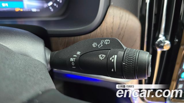 Volvo V90 2022 — photo 29