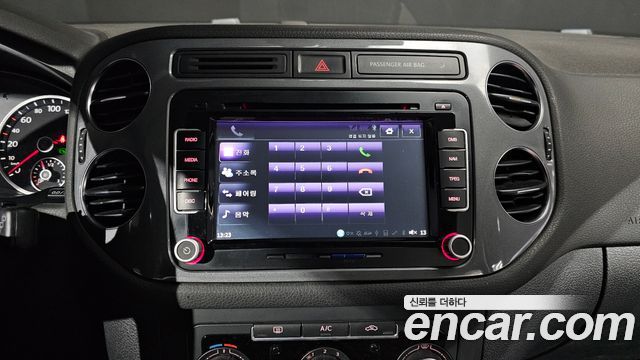 Volkswagen Tiguan 2015 — photo 16