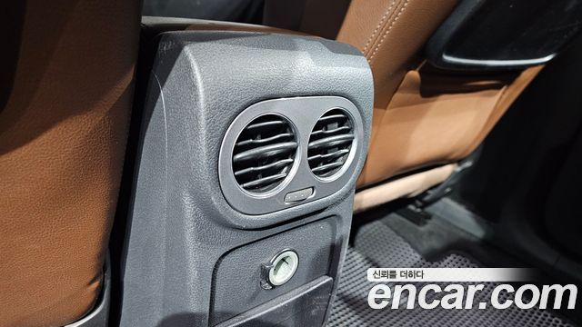 Volkswagen Tiguan 2015 — photo 19