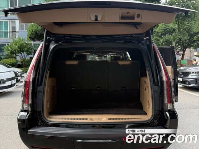 Cadillac Escalade 2018 — photo 9