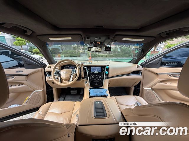 Cadillac Escalade 2018 — photo 12