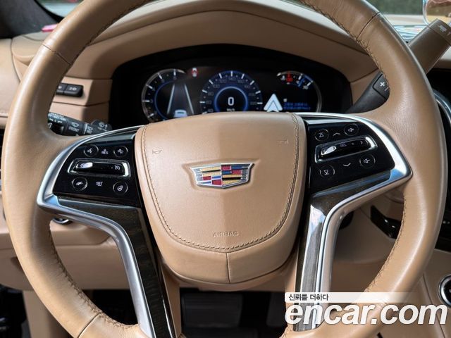 Cadillac Escalade 2018 — photo 14