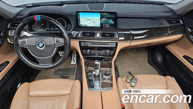 BMW 7-Series 2013 — photo 10
