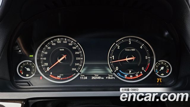 BMW 7-Series 2013 — photo 11