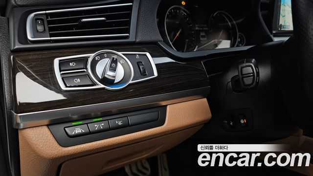 BMW 7-Series 2013 — photo 25