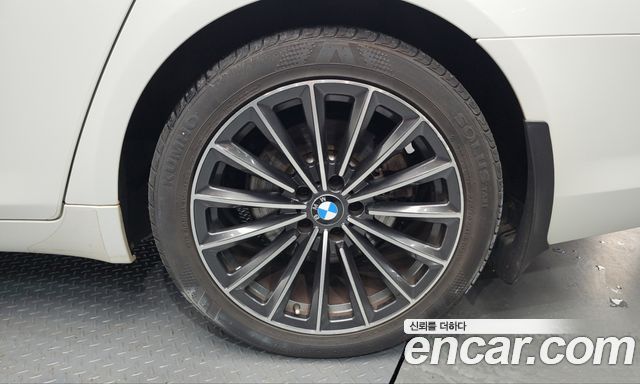 BMW 7-Series 2013 — photo 7