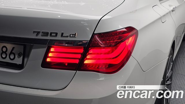 BMW 7-Series 2013 — photo 9