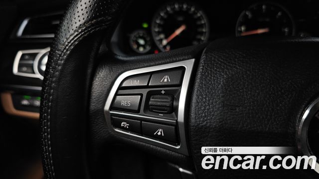 BMW 7-Series 2013 — photo 28