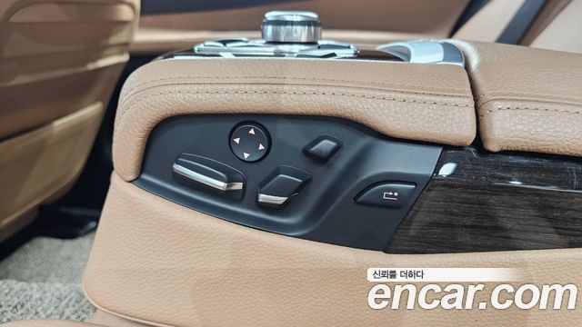 BMW 7-Series 2013 — photo 30