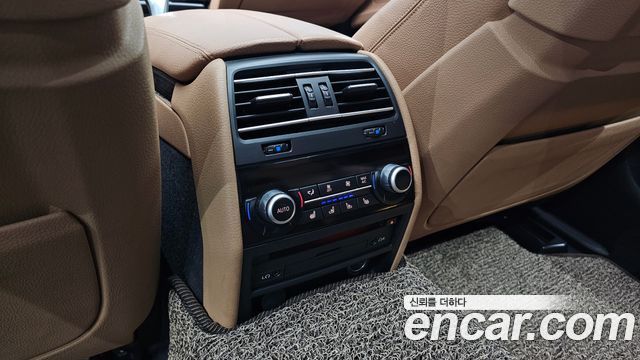 BMW 7-Series 2013 — photo 32