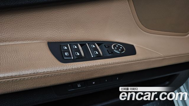 BMW 7-Series 2013 — photo 33